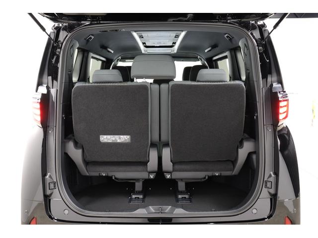 アルファードハイブリッド Ｘ　１３．２インチリヤモニター　ユニバーサルステップ　パノラミックビューモニター　ブラインドスポットモニター　ドラレコ機能付デジタルインナーミラー　両側パワースライド　トヨタセーフティセンス　ＨＤＭＩ（34枚目）