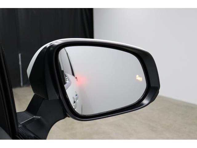 アルファードハイブリッド Ｚ　トヨタチームメイトアドバンストパーク　ユニバーサルステップ　左右独立ムーンルーフ　ドラレコ機能付デジタルインナーミラー　パノラミックビューモニター　ブラインドスポットモニター　ヘッドアップディスプレイ（24枚目）