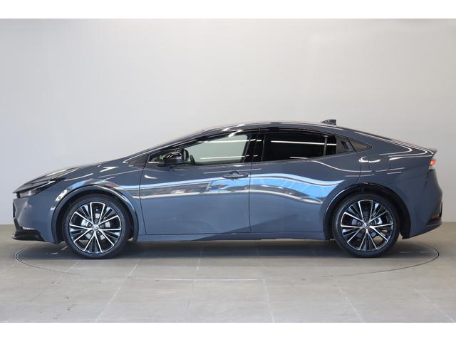 Toyota PRIUS Z — миниатюра 4