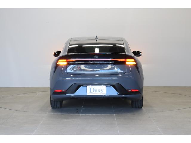 Toyota PRIUS Z — миниатюра 7