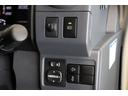 ＡＸ　丸目ＬＥＤヘッドライト　電動デフロック　バックモニター内蔵自動防眩ミラー　純正１６インチアルミホイール　デュアルモードオートマチックロッキングハブ　アルミ製サイドステップ　トヨタセーフティセンス搭載（74枚目）