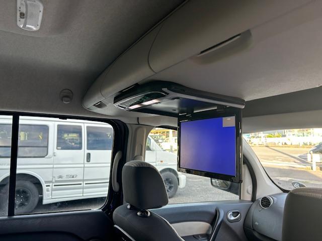 カングー １．６　ディーラー車　５速マニュアル　禁煙車　１６Ｖ　リア観音ドア　両スライドドア　ナビ　地デジ　ＡＵＸ　ＥＴＣ　ダウンモニター　ＤＶＤ　純正キーレス　下取車（10枚目）