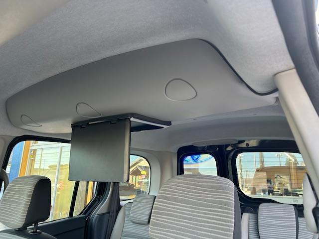 カングー １．６　ディーラー車　５速マニュアル　禁煙車　１６Ｖ　リア観音ドア　両スライドドア　ナビ　地デジ　ＡＵＸ　ＥＴＣ　ダウンモニター　ＤＶＤ　純正キーレス　下取車（25枚目）