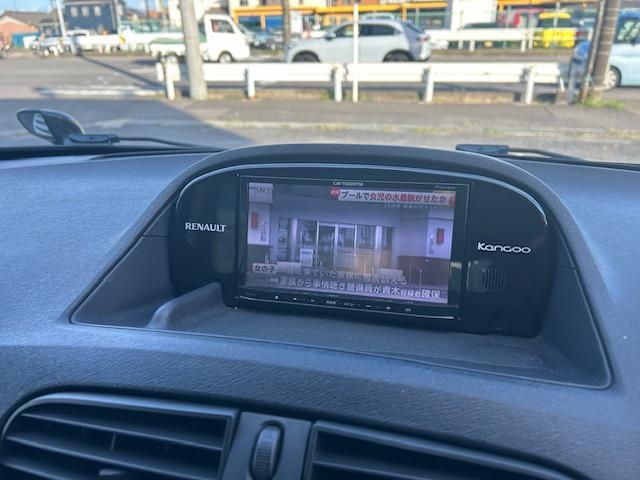 カングー １．６　ディーラー車　５速マニュアル　禁煙車　１６Ｖ　リア観音ドア　両スライドドア　ナビ　地デジ　ＡＵＸ　ＥＴＣ　ダウンモニター　ＤＶＤ　純正キーレス　下取車（27枚目）