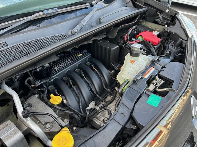 カングー １．６　ディーラー車　５速マニュアル　禁煙車　１６Ｖ　リア観音ドア　両スライドドア　ナビ　地デジ　ＡＵＸ　ＥＴＣ　ダウンモニター　ＤＶＤ　純正キーレス　下取車（32枚目）