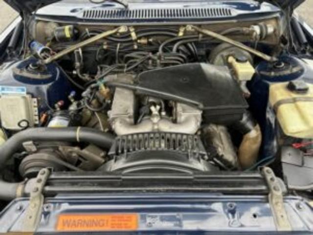 ２６４ ＴＥ　リムジン　生産台数（世界３３５台）　ディーラー車　左ハンドル　乗車定員７人　３列シート　取説（日本語）　純正１４ＡＷ　純正ステアリング＆オーディオ　ヘッドライトワイパー　記録簿　下取車（11枚目）