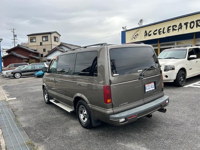 シボレーアストロ LT D車 AWD 1No(NOx/PM適合)メーカーOP(スポーツマフラー・フルフラットベッドキット・ウッドパネル・ラゲッジマット・フロアコンソール)革シート ヒッチ 自社顧客下取車(3枚目)