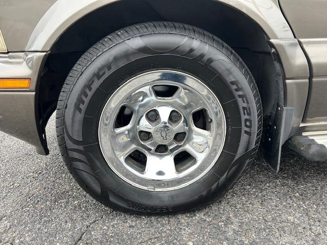 シボレーアストロ LT D車 AWD 1No(NOx/PM適合)メーカーOP(スポーツマフラー・フルフラットベッドキット・ウッドパネル・ラゲッジマット・フロアコンソール)革シート ヒッチ 自社顧客下取車(6枚目)