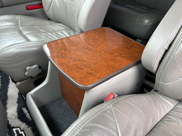 シボレーアストロ LT D車 AWD 1No(NOx/PM適合)メーカーOP(スポーツマフラー・フルフラットベッドキット・ウッドパネル・ラゲッジマット・フロアコンソール)革シート ヒッチ 自社顧客下取車(8枚目)