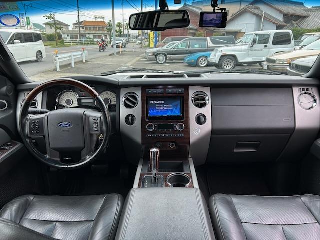 エクスペディション リミテッド　ロングボディ（長さ５６３ｃｍ）　４ＷＤ　サンルーフ　革シート　サイド出しマフラー　電動サイドステップ＆リアゲート　ヒッチ　純正１７ＡＷ　ＬＥＤヘッド　バックカメラ　ドラレコ　ＥＴＣ　キーレス　下取車（6枚目）