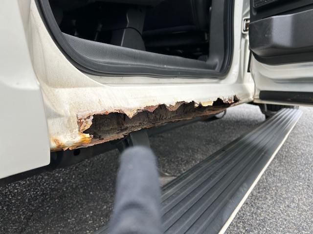 エクスペディション リミテッド　ロングボディ（長さ５６３ｃｍ）　４ＷＤ　サンルーフ　革シート　サイド出しマフラー　電動サイドステップ＆リアゲート　ヒッチ　純正１７ＡＷ　ＬＥＤヘッド　バックカメラ　ドラレコ　ＥＴＣ　キーレス　下取車（41枚目）