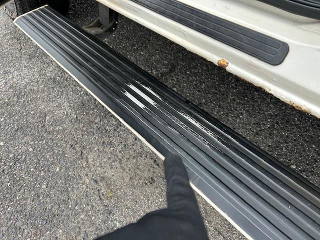 エクスペディション リミテッド　ロングボディ（長さ５６３ｃｍ）　４ＷＤ　サンルーフ　革シート　サイド出しマフラー　電動サイドステップ＆リアゲート　ヒッチ　純正１７ＡＷ　ＬＥＤヘッド　バックカメラ　ドラレコ　ＥＴＣ　キーレス　下取車（49枚目）