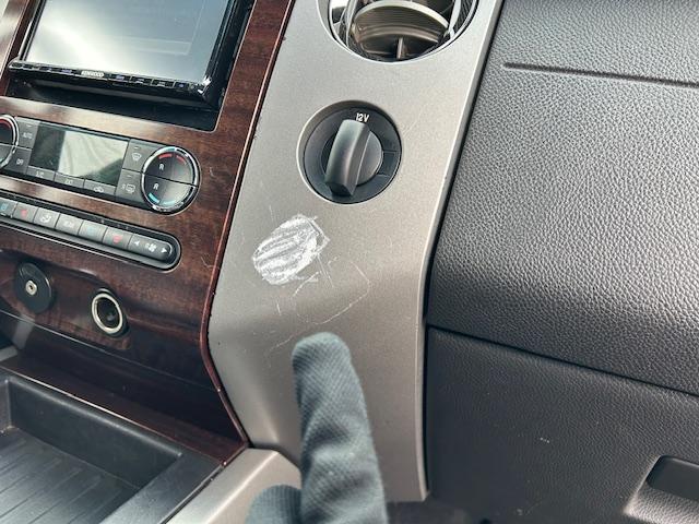 エクスペディション リミテッド　ロングボディ（長さ５６３ｃｍ）　４ＷＤ　サンルーフ　革シート　サイド出しマフラー　電動サイドステップ＆リアゲート　ヒッチ　純正１７ＡＷ　ＬＥＤヘッド　バックカメラ　ドラレコ　ＥＴＣ　キーレス　下取車（52枚目）