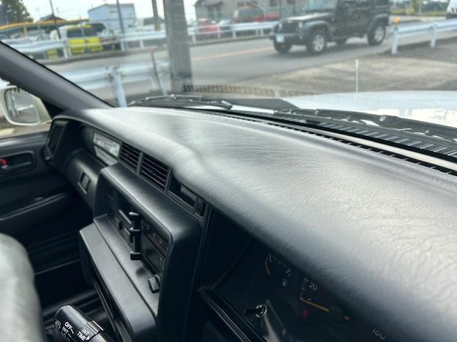 コンフォート ＤＸ　元教習車　ＬＰＧ仕様　５速マニュアル車　法人１オーナー　禁煙車　純正（スチールホイール・センターキャップ・ワイドサイドバイザー・コーナーポール・フォグランプ・デジタル時計・フロアマット）（29枚目）