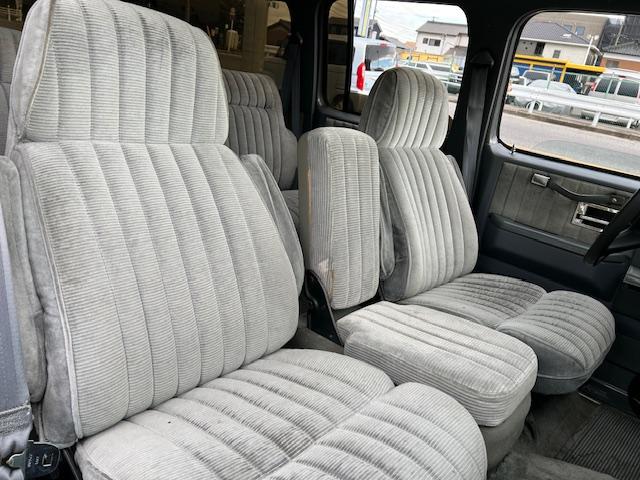 シボレーサバーバン 　シルバラード　新車並行　６．２ディーゼル　４ＷＤ　リフトアップ　社外ショック　社外１５ＡＷ　Ｆベンチシートキット　ヒッチ　ＳＤナビ　Ｂｌｕｅｔｏｏｔｈ　地デジ　ＥＴＣ　天井張替済　自社顧客下取車（21枚目）