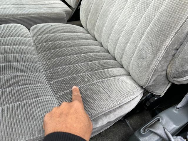 シボレーサバーバン 　シルバラード　新車並行　６．２ディーゼル　４ＷＤ　リフトアップ　社外ショック　社外１５ＡＷ　Ｆベンチシートキット　ヒッチ　ＳＤナビ　Ｂｌｕｅｔｏｏｔｈ　地デジ　ＥＴＣ　天井張替済　自社顧客下取車（50枚目）