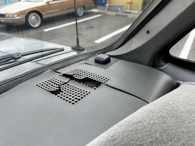 シボレーサバーバン 　シルバラード　新車並行　６．２ディーゼル　４ＷＤ　リフトアップ　社外ショック　社外１５ＡＷ　Ｆベンチシートキット　ヒッチ　ＳＤナビ　Ｂｌｕｅｔｏｏｔｈ　地デジ　ＥＴＣ　天井張替済　自社顧客下取車（54枚目）