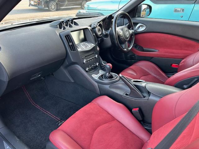 フェアレディＺ ４０ｔｈアニバーサリー　２オーナー　記録簿９枚　純正ＲＡＹＳ鍛造１９ＡＷ　コンビシート（革／ベロア・電動）　純正ＨＤＤナビ　ＣＤ　ＤＶＤ　地デジ　ＡＵＸ　Ｂｌｕｅｔｏｏｔｈ　バックカメラ　ＥＴＣ　ＨＩＤ　スマートキー　下取車（6枚目）