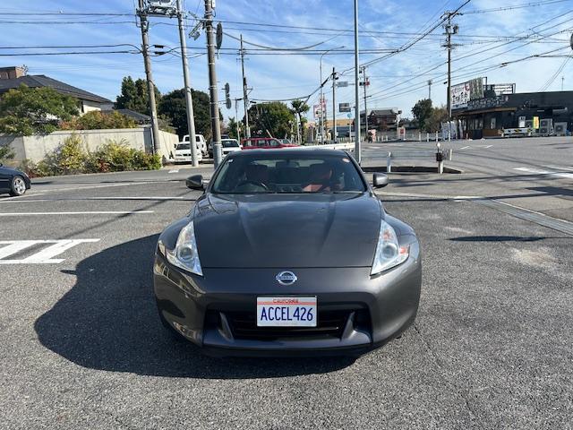 フェアレディＺ ４０ｔｈアニバーサリー　２オーナー　記録簿９枚　純正ＲＡＹＳ鍛造１９ＡＷ　コンビシート（革／ベロア・電動）　純正ＨＤＤナビ　ＣＤ　ＤＶＤ　地デジ　ＡＵＸ　Ｂｌｕｅｔｏｏｔｈ　バックカメラ　ＥＴＣ　ＨＩＤ　スマートキー　下取車（13枚目）