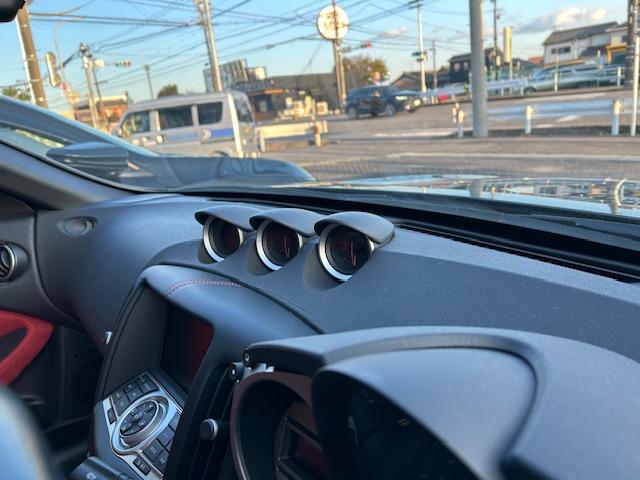 フェアレディＺ ４０ｔｈアニバーサリー　２オーナー　記録簿９枚　純正ＲＡＹＳ鍛造１９ＡＷ　コンビシート（革／ベロア・電動）　純正ＨＤＤナビ　ＣＤ　ＤＶＤ　地デジ　ＡＵＸ　Ｂｌｕｅｔｏｏｔｈ　バックカメラ　ＥＴＣ　ＨＩＤ　スマートキー　下取車（21枚目）