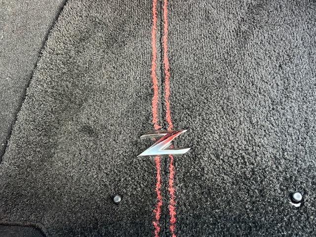 フェアレディＺ ４０ｔｈアニバーサリー　２オーナー　記録簿９枚　純正ＲＡＹＳ鍛造１９ＡＷ　コンビシート（革／ベロア・電動）　純正ＨＤＤナビ　ＣＤ　ＤＶＤ　地デジ　ＡＵＸ　Ｂｌｕｅｔｏｏｔｈ　バックカメラ　ＥＴＣ　ＨＩＤ　スマートキー　下取車（30枚目）