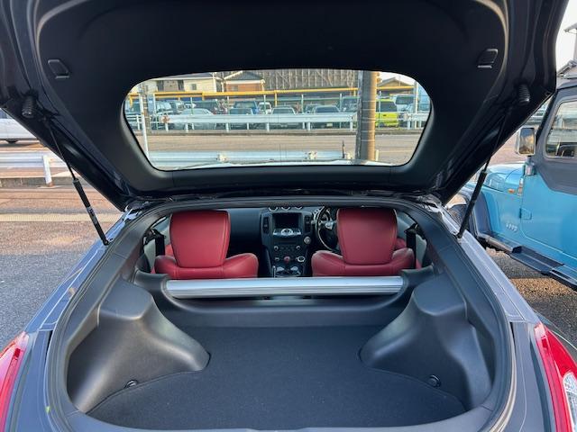 フェアレディＺ ４０ｔｈアニバーサリー　２オーナー　記録簿９枚　純正ＲＡＹＳ鍛造１９ＡＷ　コンビシート（革／ベロア・電動）　純正ＨＤＤナビ　ＣＤ　ＤＶＤ　地デジ　ＡＵＸ　Ｂｌｕｅｔｏｏｔｈ　バックカメラ　ＥＴＣ　ＨＩＤ　スマートキー　下取車（31枚目）