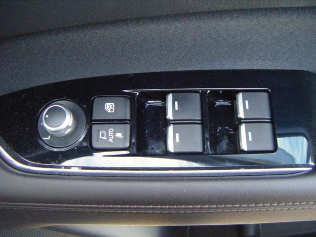 CX-8 XDプロアクティブ CD/DVDプレーヤー 地上デジタルTVチューナー(フルセグ)360°ビュー・モニター+フロントパーキングセンサー(センター/コーナー)ルーフレール+パワーリフトゲート+リアドアウインドーサンシェード(29枚目)