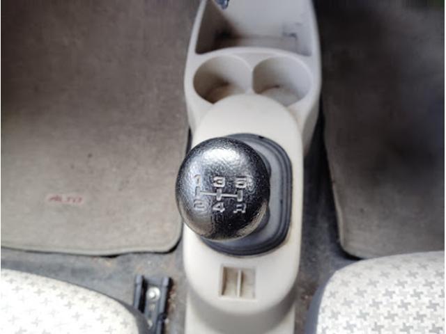 アルト F ユーザー買取 ワンオーナー車 5速ミッション 4WD タイミングチェーン 車検令和10年3月 へッドライトレベライザー 取扱説明書 メンテナンスノート 記録簿8枚(12枚目)