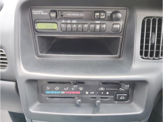 ハイゼットカーゴ クルーズ　ユーザー買取　５ＭＴ　両側スライドドア　エアコン　パワステ　パワーウィンドウ　集中ドアロック　キーレスキー　取扱説明書　メンテナンスノート（12枚目）