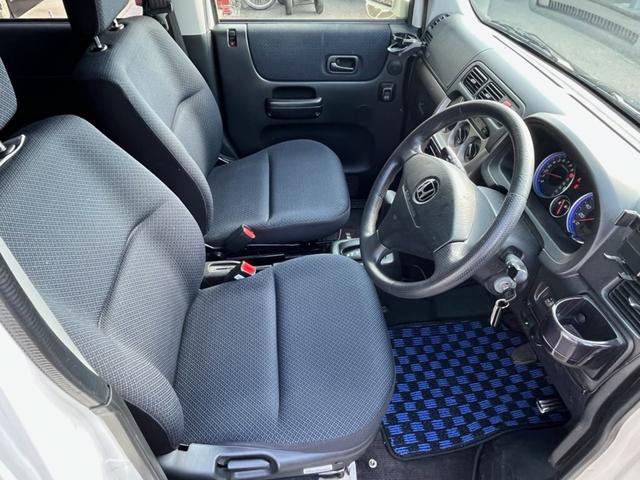 バモスホビオ Ｇ　４ＷＤ　軽キャン　４ＷＤ　車中泊　ホワイトハウス仕様　就寝人数２人　キッチン　給水／排水タンク　シャワー　テーブル　網戸（9枚目）