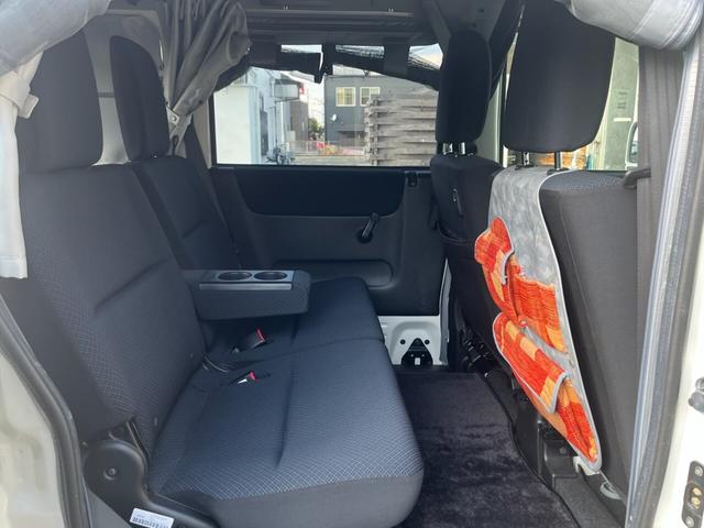 バモスホビオ Ｇ　４ＷＤ　軽キャン　４ＷＤ　車中泊　ホワイトハウス仕様　就寝人数２人　キッチン　給水／排水タンク　シャワー　テーブル　網戸（10枚目）