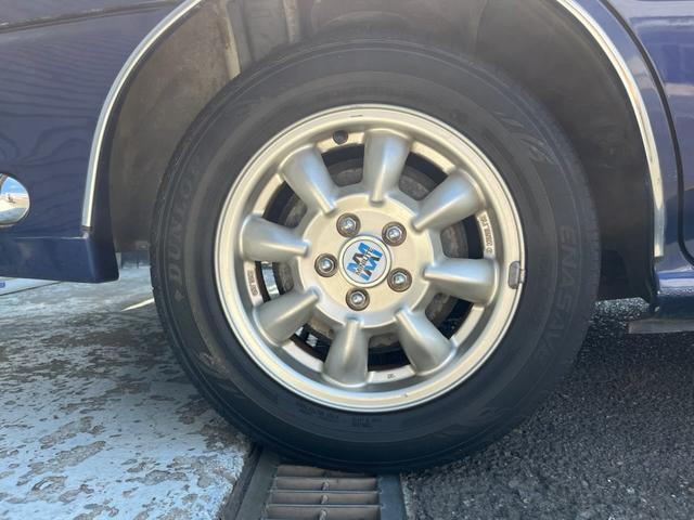インプレッサスポーツワゴン 　１．５　カサブランカ　ワンオーナー　限定車　ＭＩＮＩＬＩＴＥ１４インチ５穴アルミホイール　（ダークブルー）（13枚目）