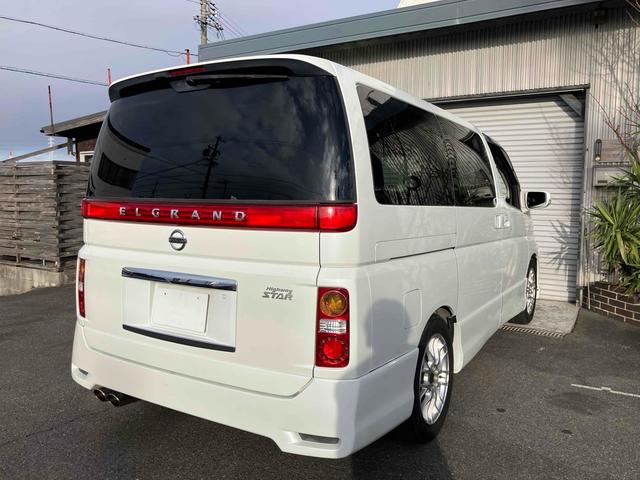 エルグランド ハイウェイスター　ＥＴＣ　サイドカメラ　両側スライド・片側電動　ＨＩＤ　サンルーフ　スマートキー　電動格納ミラー　３列シート　ＡＴ　アルミホイール　ＣＤ　ＤＶＤ再生　ＭＤ　盗難防止システム　衝突安全ボディ　ＡＢＳ（12枚目）