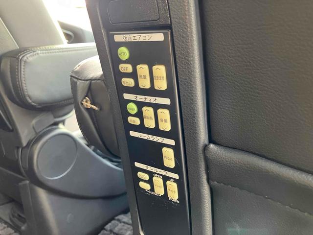 エルグランド ハイウェイスター　ＥＴＣ　サイドカメラ　両側スライド・片側電動　ＨＩＤ　サンルーフ　スマートキー　電動格納ミラー　３列シート　ＡＴ　アルミホイール　ＣＤ　ＤＶＤ再生　ＭＤ　盗難防止システム　衝突安全ボディ　ＡＢＳ（32枚目）