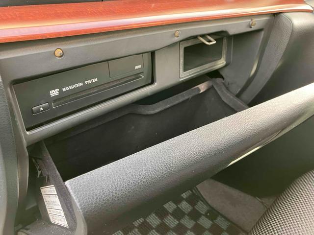 エルグランド ハイウェイスター　ＥＴＣ　サイドカメラ　両側スライド・片側電動　ＨＩＤ　サンルーフ　スマートキー　電動格納ミラー　３列シート　ＡＴ　アルミホイール　ＣＤ　ＤＶＤ再生　ＭＤ　盗難防止システム　衝突安全ボディ　ＡＢＳ（56枚目）