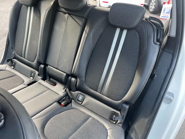 2シリーズ 218dグランツアラー スポーツ ハーフレザーシート シートヒーター HUD アダプティブクルーズ HDDナビ ETC(25枚目)