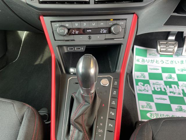 ポロＧＴＩ ベースグレード　ナビ　ＴＶ　バックカメラ　ＥＴＣ　アダプティブクルーズ　ブラインドスポット（13枚目）