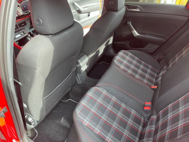 ポロＧＴＩ ベースグレード　ナビ　ＴＶ　バックカメラ　ＥＴＣ　アダプティブクルーズ　ブラインドスポット（18枚目）