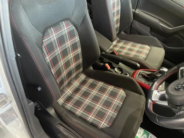 ポロＧＴＩ ベースグレード　ナビ　ＴＶ　バックカメラ　アダプティブクルーズ　ブラインドスポット（12枚目）