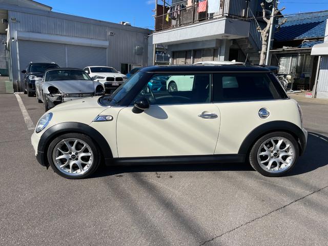 ＭＩＮＩ クーパーＳ　社外ナビ　ＴＶ　バックカメラ　社外足回り　マフラー（5枚目）