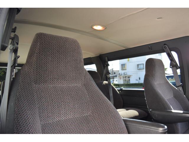 ダッジ・ラム ミディアム 3列シート フルフラットシート リアサイド観音ドア ナビ ETC カスタムグリル クルーズコントロール キーレス 16インチクロームホイール BFグッドリッチホワイトレタータイヤ(28枚目)