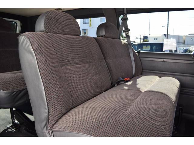 ダッジ・ラム ミディアム 3列シート フルフラットシート リアサイド観音ドア ナビ ETC カスタムグリル クルーズコントロール キーレス 16インチクロームホイール BFグッドリッチホワイトレタータイヤ(33枚目)