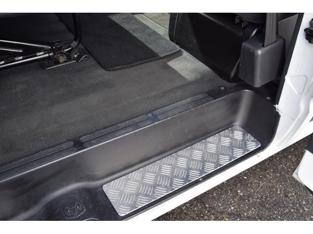 ダッジ・ラム ミディアム 3列シート フルフラットシート リアサイド観音ドア ナビ ETC カスタムグリル クルーズコントロール キーレス 16インチクロームホイール BFグッドリッチホワイトレタータイヤ(36枚目)