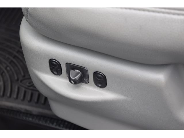 Ｅ－１５０ 　ＸＬＴプレミアム　５４００ｃｃ　レザーシート　ディスプレイオーディオ　純正アルミ　リアステップバンパー　サイドステップ　リアエアコン　サードシートリクライニング　バックカメラ　フロント＆サイドカメラ（18枚目）