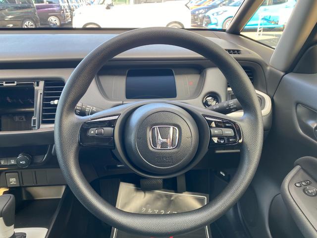 ベーシック 登録済未使用車 スマートキー ホンダセンシング 衝突軽減ブレーキ 電動格納ミラー 電子パーキング オートホールド アイドリングストップ パワーウィンドウ オートライト(13枚目)