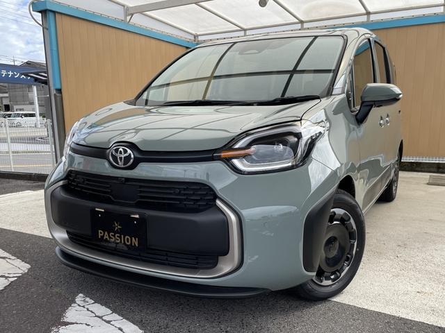 シエンタ ハイブリッドＺ　登録済未使用車　両側電動スライドドア　ディスプレイオーディオ＋　アダクティブクルーズコントロール　パノラミックビュー　ＬＥＤヘッドライト　ＥＴＣ　電動格納ドアミラー　ハイブリッド車　オートエアコン（4枚目）