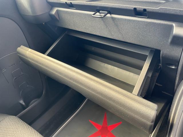 シエンタ ハイブリッドＸ　登録済未使用車　片側電動スライドドア　衝突被害軽減ブレーキ　コーナーセンサー　スマートキー　アダクティブクルーズコントロール　電動格納ドアミラー　ＬＥＤヘッドライト　横滑り防止機能（20枚目）