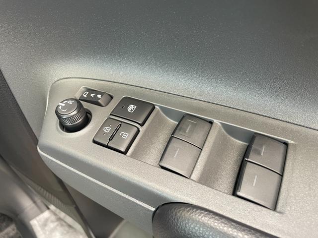 シエンタ ハイブリッドＸ　登録済未使用車　片側電動スライドドア　衝突被害軽減ブレーキ　コーナーセンサー　スマートキー　アダクティブクルーズコントロール　電動格納ドアミラー　ＬＥＤヘッドライト　横滑り防止機能（21枚目）