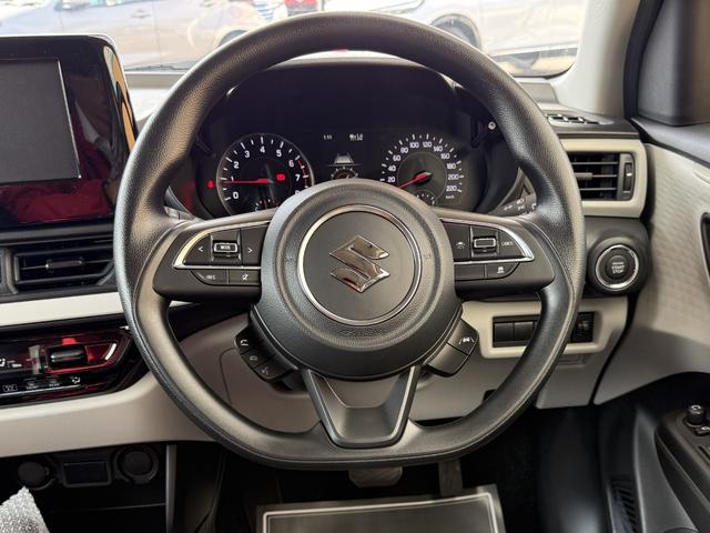 スイフト ＸＧ　登録済未使用車　衝突被害軽減ブレーキ　コーナーセンサー　スマートキー　アダクティブクルーズコントロール　パワーウインドウ　ＬＥＤヘッドライト　電動格納ドアミラー　シートヒーター　セキュリティアラーム（15枚目）