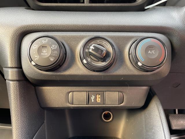 ���Q�O�O���ȏ�̃X�^�b�t�őΉ����@�e���X�ɐ��̃X�^�b�t��z�u���鎖�ł��q�l�ɍ������A�h�o�C�X�������Ē����܂��B�����X�^�b�t�������ݐЂ��Ă��܂��̂ŁA�����̕��ł����S���Ă����X���������I�I